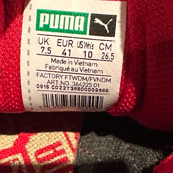 Puma Suede Classic in Barbados Cherry / High Risk Red - Picture 9 of 9